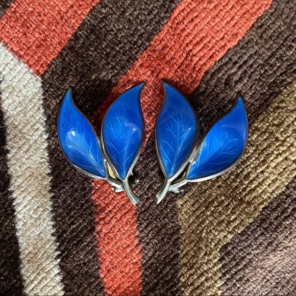 Vintage David Anderson Leaf Earrings - Picture 1 of 4